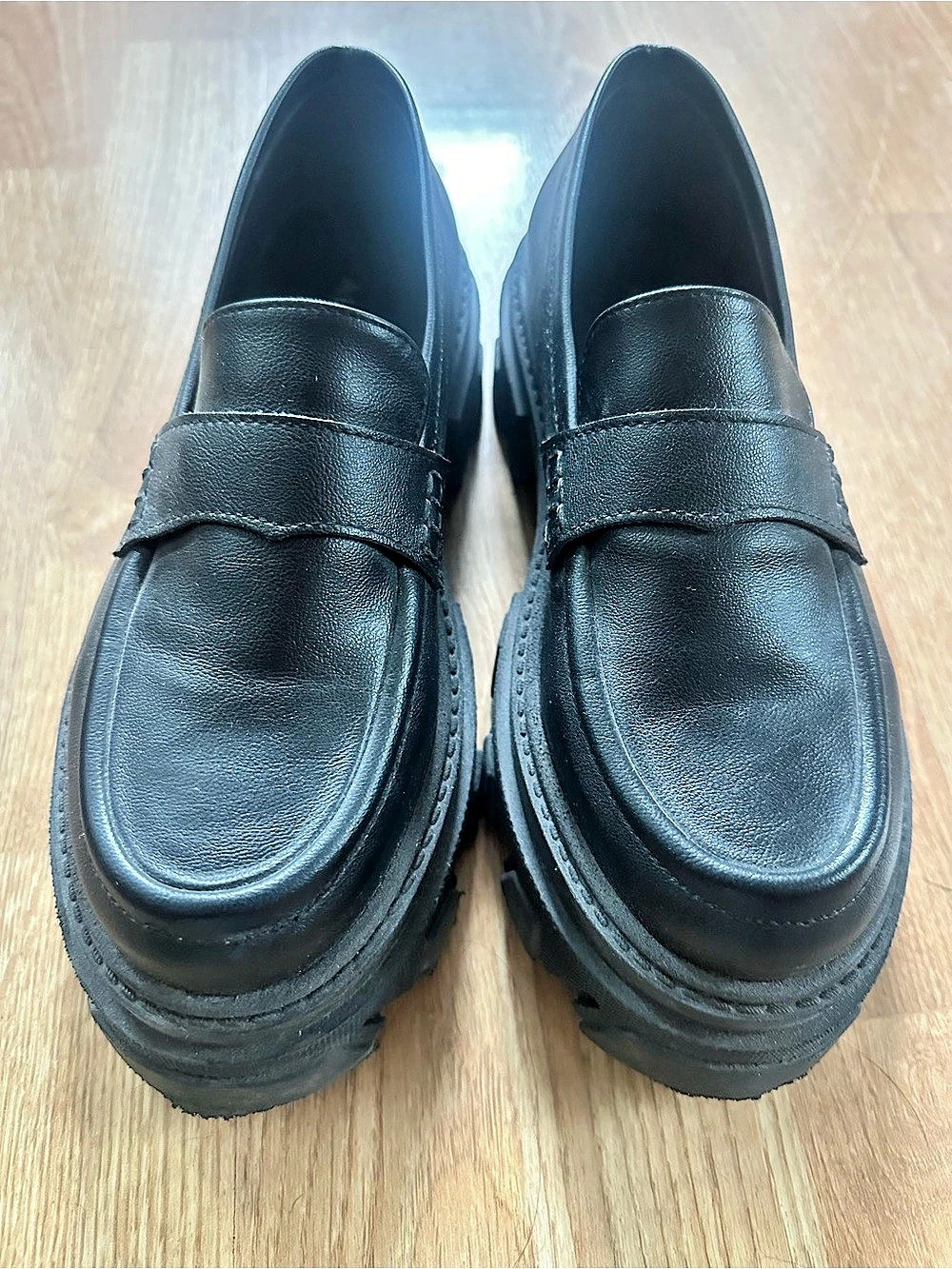 ALOHAS Loafers in Black EU 38